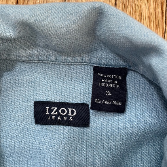 IZOD Light Chambray Buttondown - Picture 6 of 9
